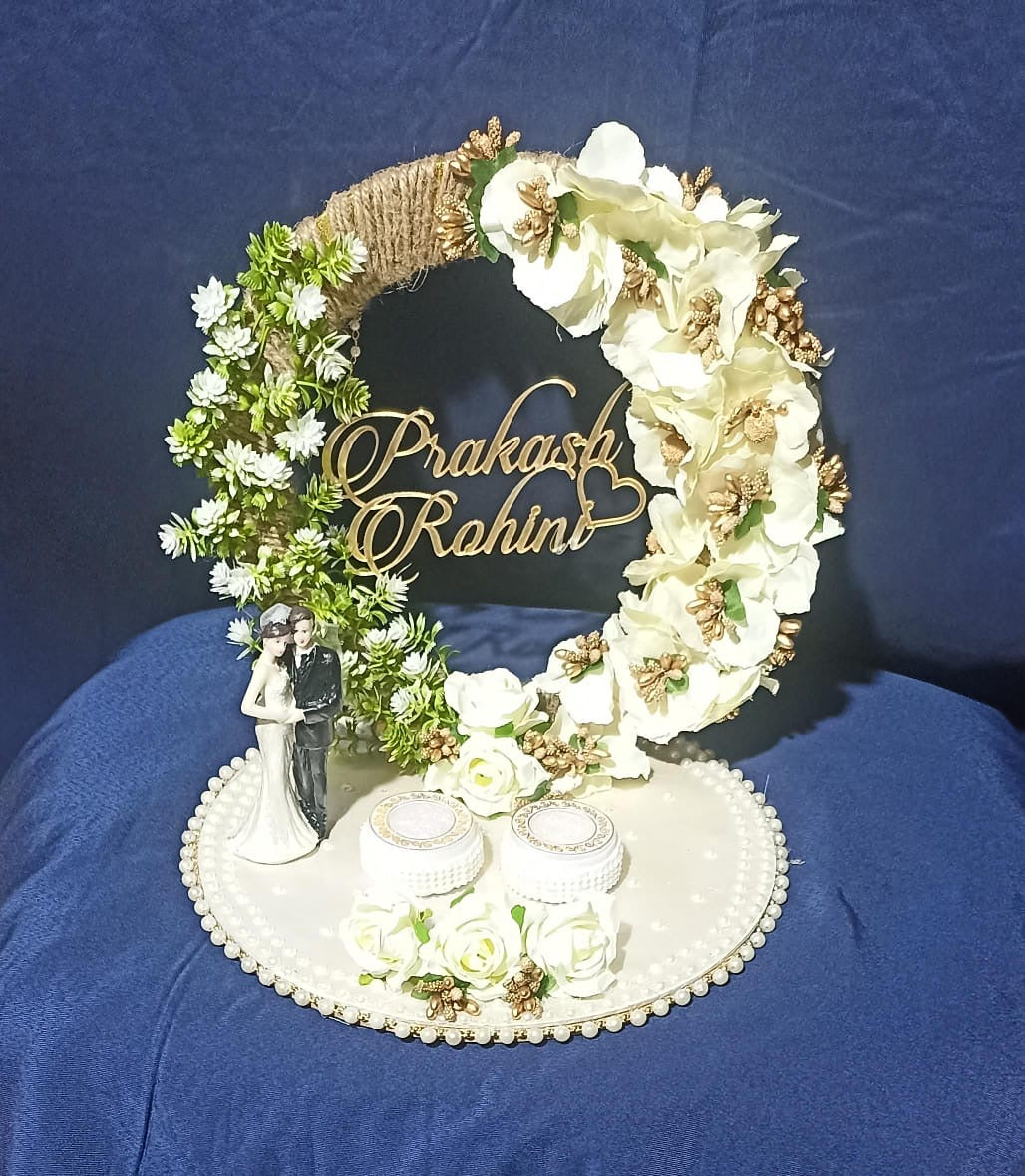 Ring Platter - White & Green with Couples Design 21