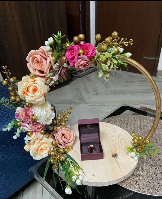 Ring platter with one side multiple Roses